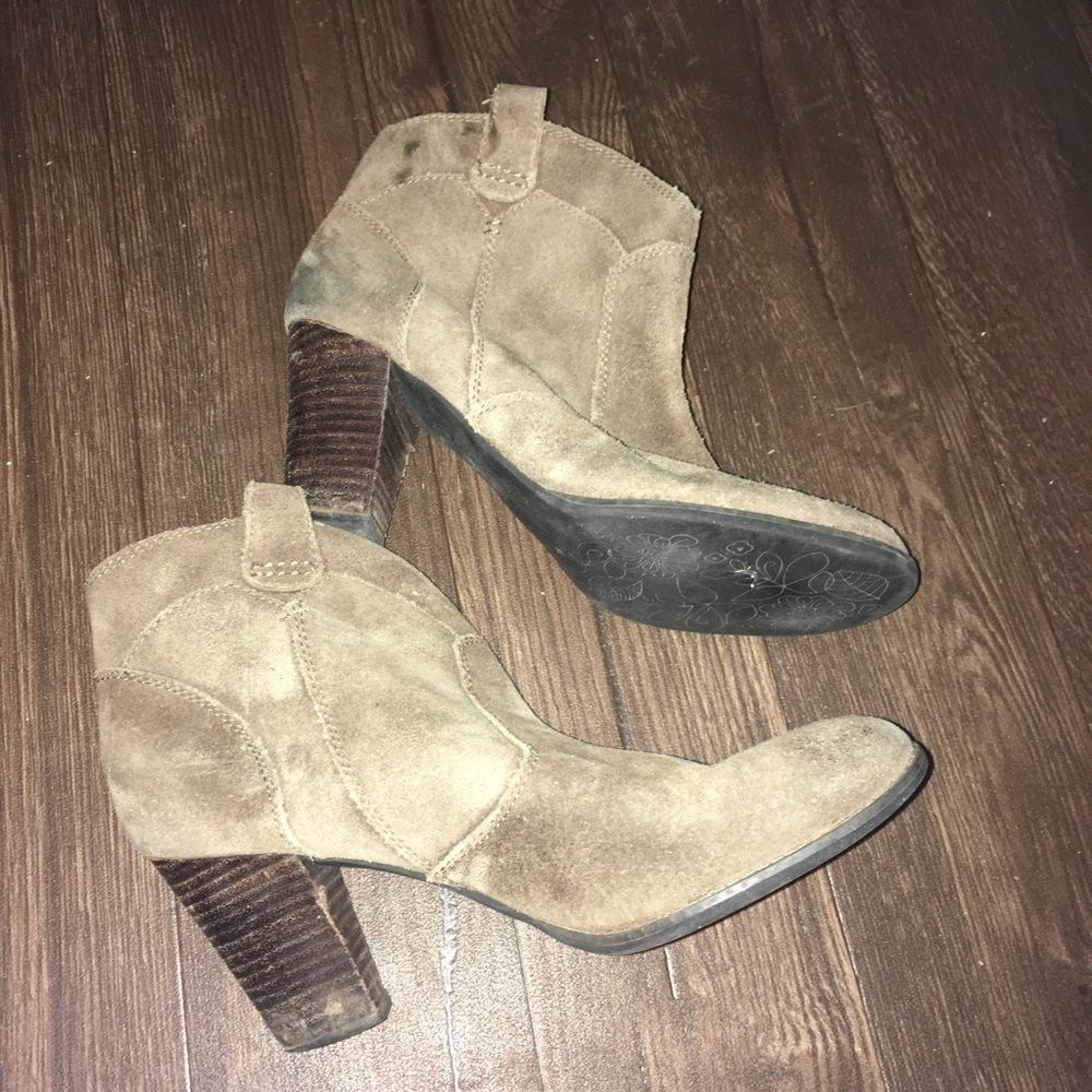 Clarks brown suede leather upper heeled ankle  booties
